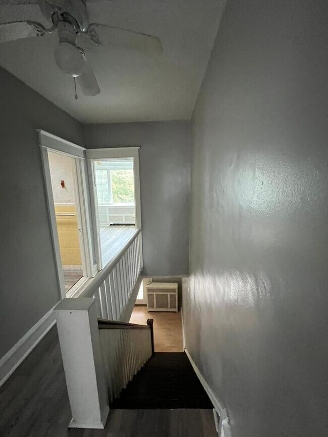 Building Photo - Remodeled Front Porch Home - Frankford