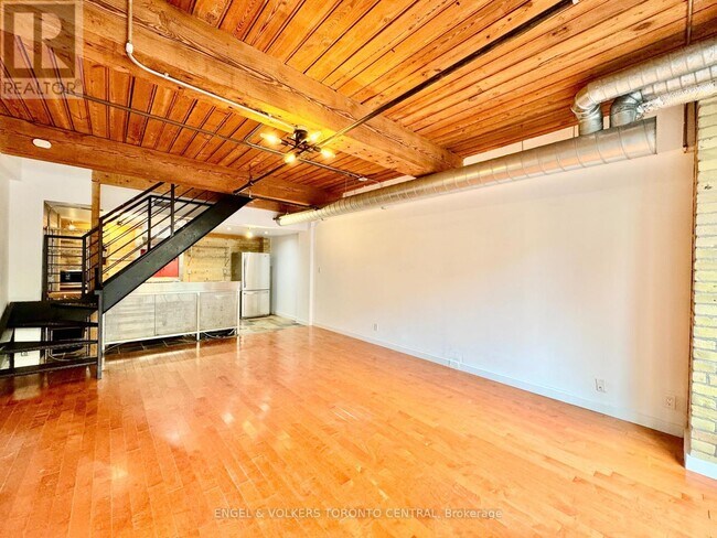 Photo du bâtiment - 436-436 Wellington St W