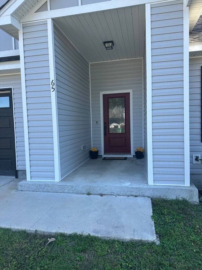 Building Photo - 3 Bedroom with extra Office Space AVAILABLE NOW!