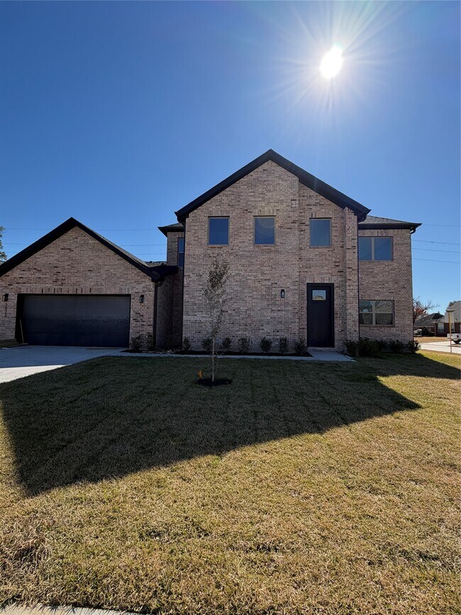 Building Photo - 2523 Liguria Ln
