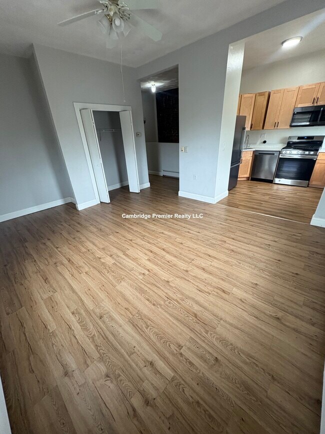 Building Photo - 16 Flint St