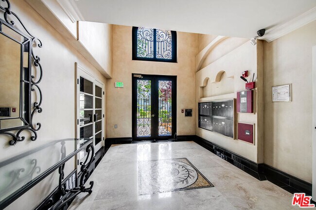 Foto del edificio - 12026 Hoffman St