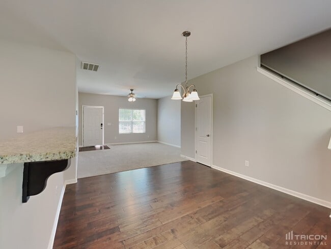 Building Photo - 2625 Meadow Crossing Dr
