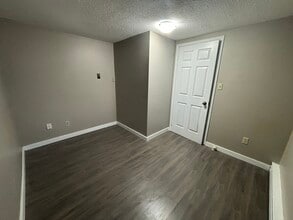 Building Photo - 511-1511 Albert St