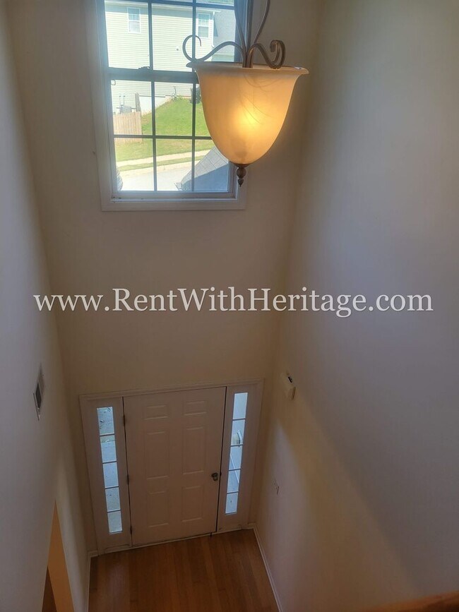 Foto del edificio - WOW!!!......COME SEE THIS GORGEOUS 4 BEDROOM / 3 BATH HOME IN THE POPULAR KINGSWOOD SUBDIVSION-A ...