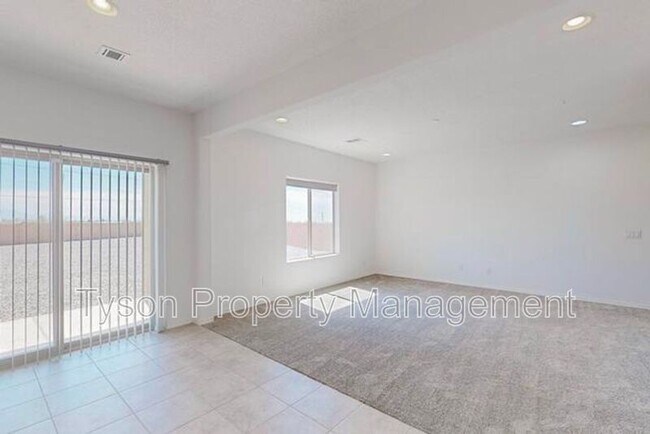 Building Photo - 104 Hue St SW