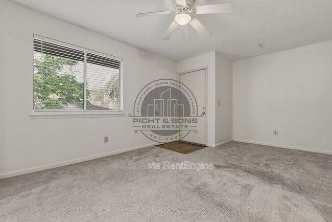 Building Photo - 713 Pointe Ct