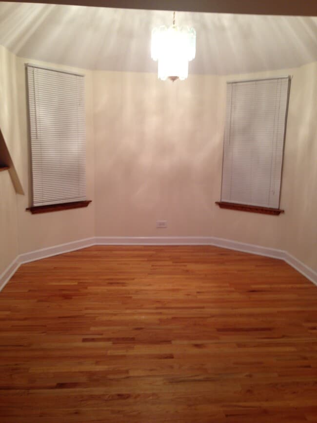 Dining Room - 3755 N Christiana Ave