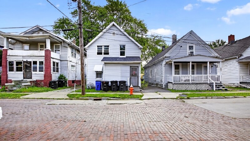 Foto principal - 3085 E 67th St
