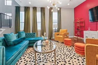 Building Photo - 2105 Hadley St