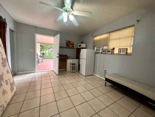 Foto del edificio - 874 E 27th St