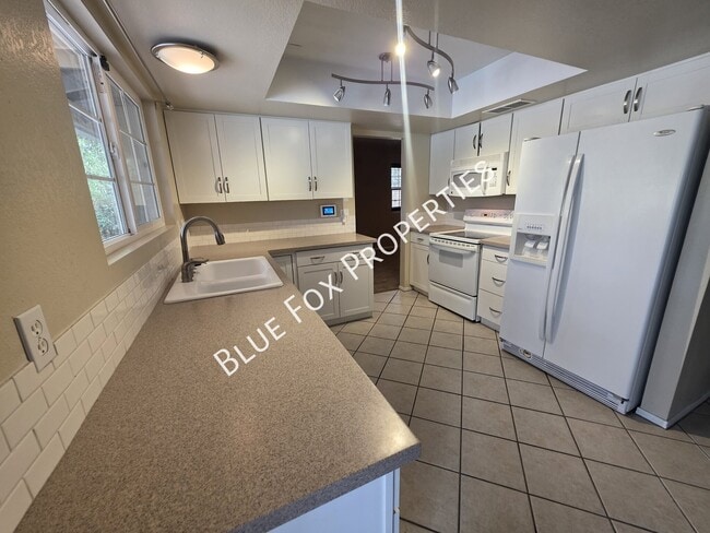 Building Photo - 2357 W Ocelot Dr