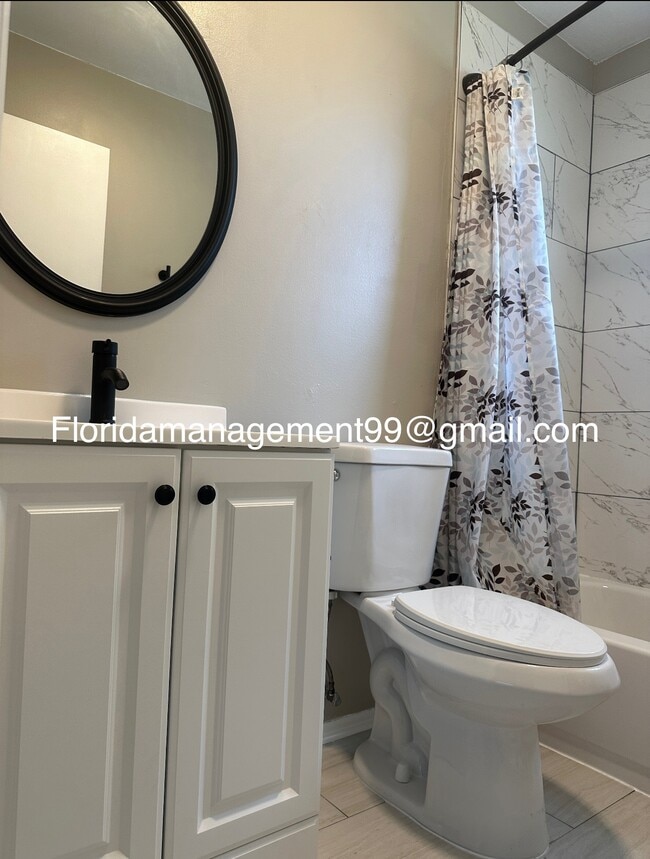 Building Photo - 5413 satsuma dr