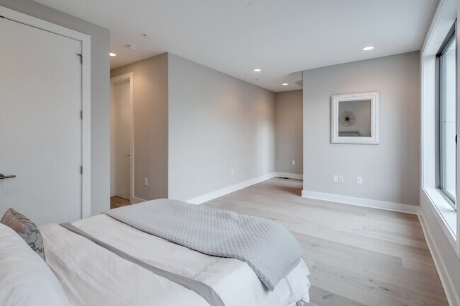 Building Photo - 845 N 3rd St