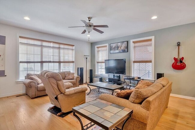 Foto del edificio - 158 Brookwood Dr