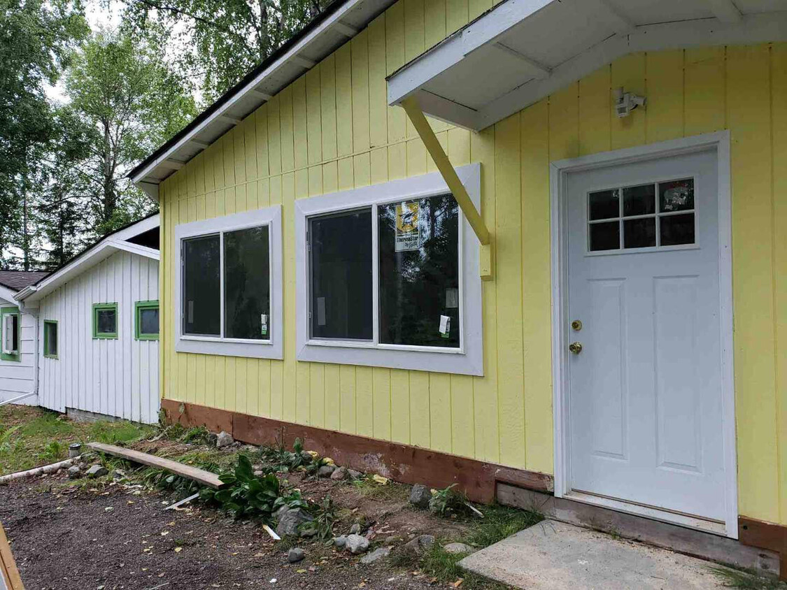 Front door - 13929 Malaspina St