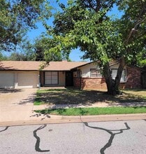 Building Photo - 4633 Summit Dr