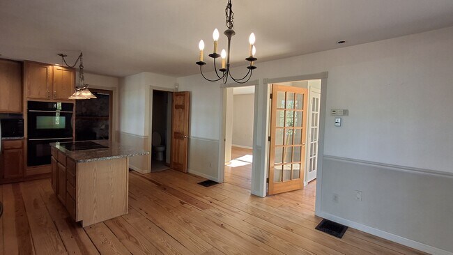 Foto del edificio - 24 Cassella Dr