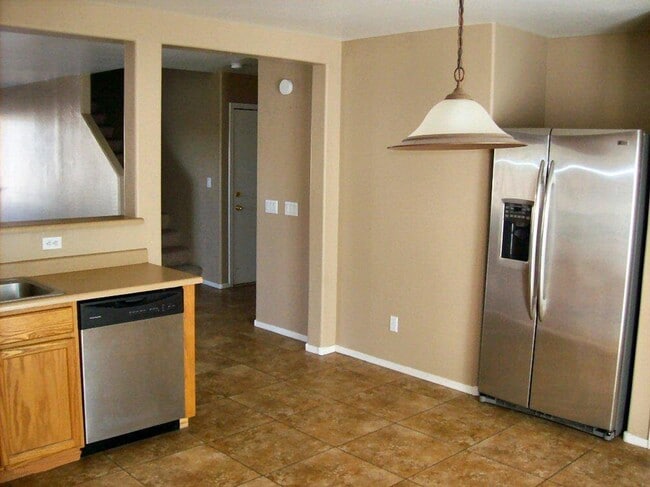 Building Photo - 2333 E Meadow Lark Way