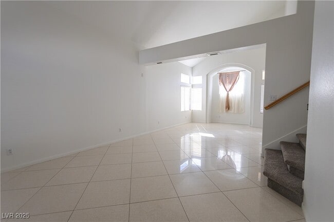Foto del edificio - 7873 Laurelton Pl