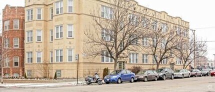 Building Photo - 2422 W Catalpa Ave