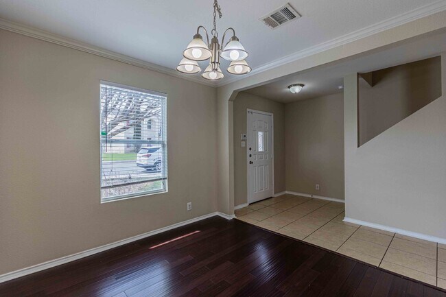 Building Photo - 7914 Cypress Crown