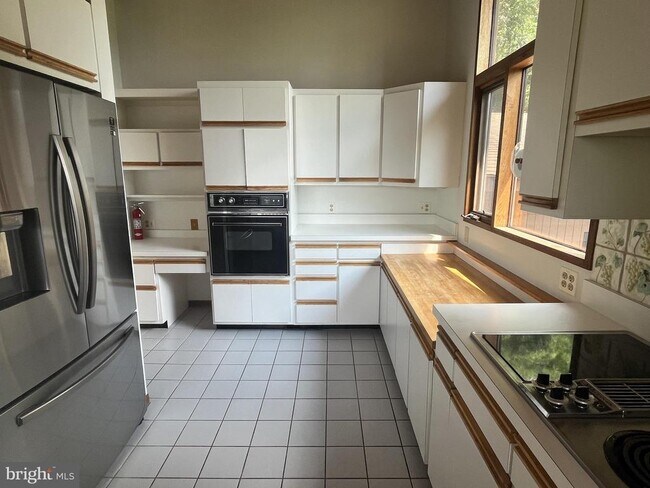 Building Photo - 16703 Woodchase Ln