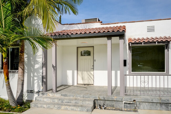 Building Photo - 525 W Wilson Ave