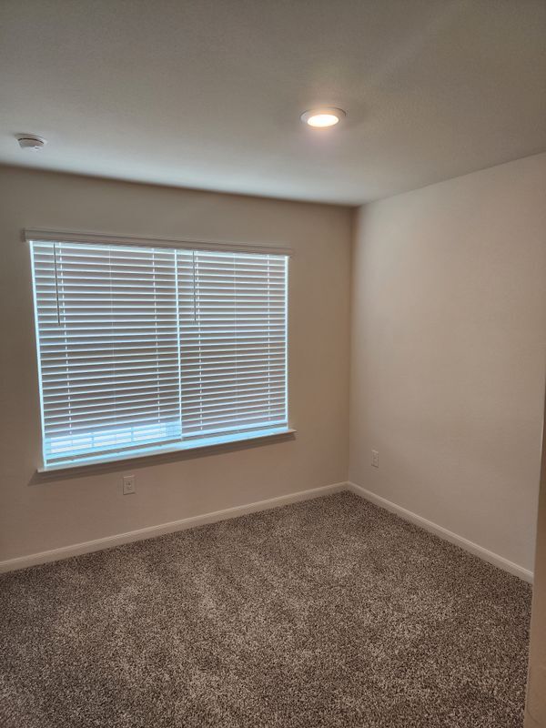 Building Photo - 304 Marsh Ln