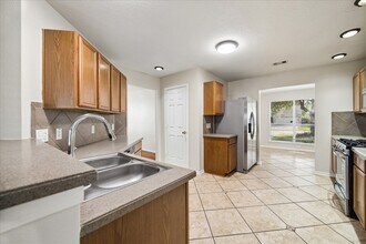 Building Photo - 5035 Redwing Brook Trail