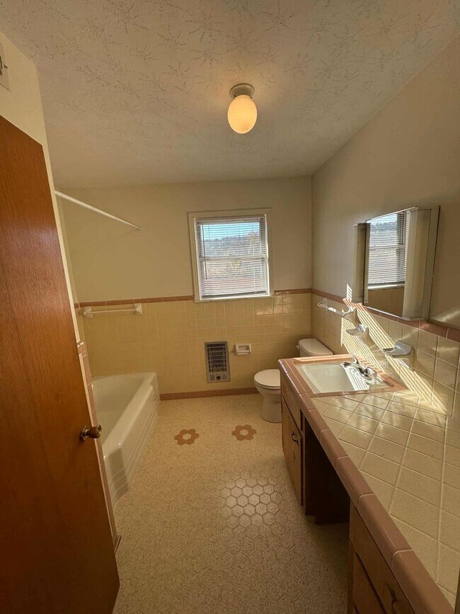 Foto del edificio - Beautiful 3 Bedroom and 2 Bath House