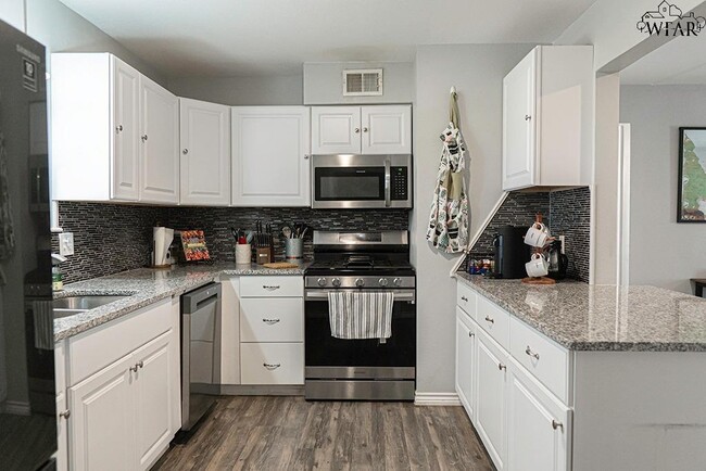Building Photo - 4711 Balboa Dr