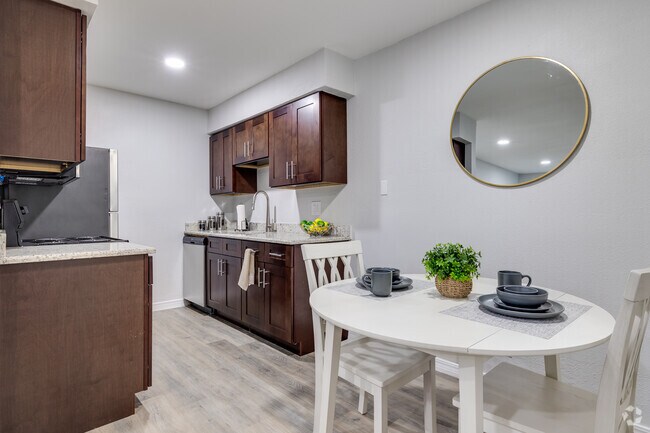 1BR, 1BA- 725SF - Stonebrook Gated Community