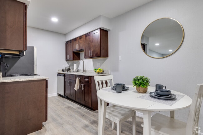 1BR, 1BA- 725SF - Stonebrook Gated Community