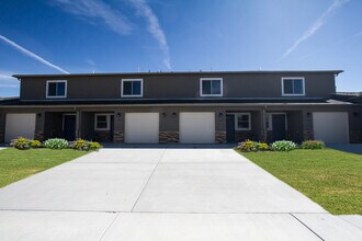 Building Photo - 654 Trinity Way