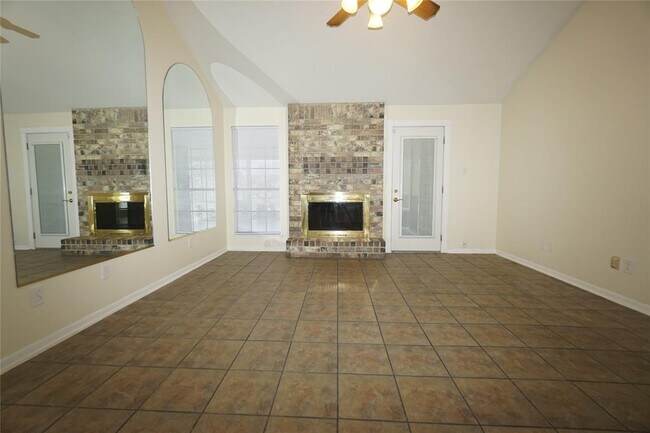 Foto del edificio - 7926 Split Oak Dr