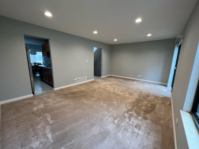 Building Photo - 498 Canterbury Trail