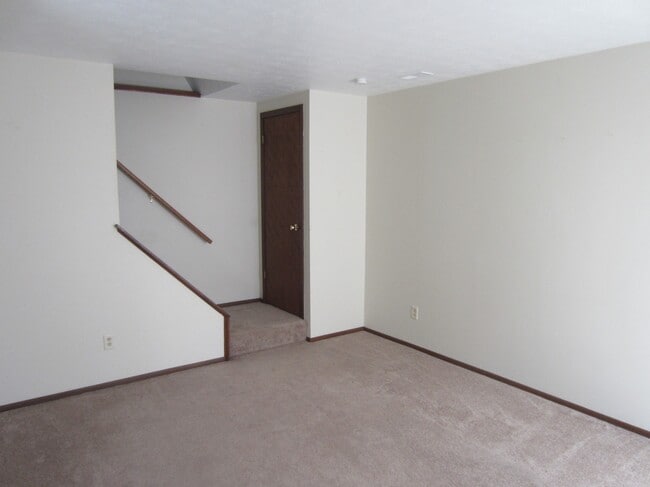 Building Photo - 1080 Millers Ln