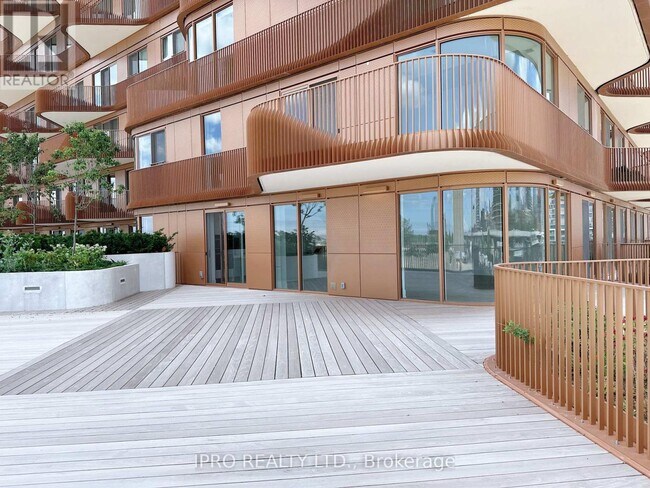 Building Photo - 155-155 Merchants' Wharf