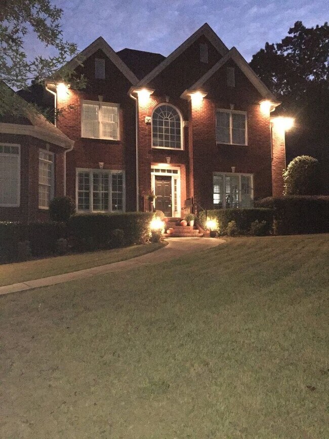 Foto del edificio - Stunning 5BR House in Greystone Farms - Ho...
