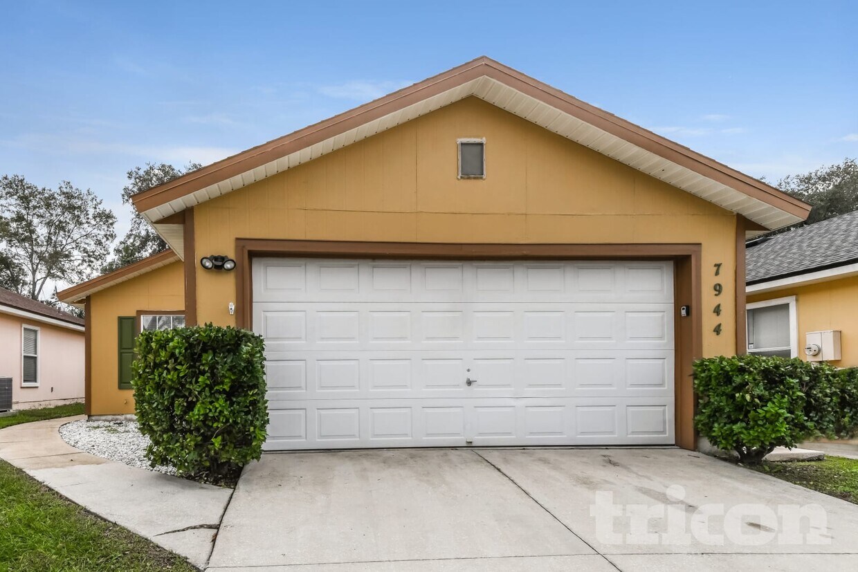 Foto principal - 7944 Cherry Blossom Dr S