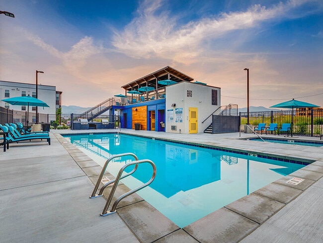 Building Photo - Vida at Daybreak Phase 1