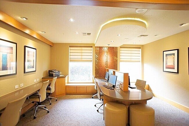 Foto del edificio - 3505 Sage Rd