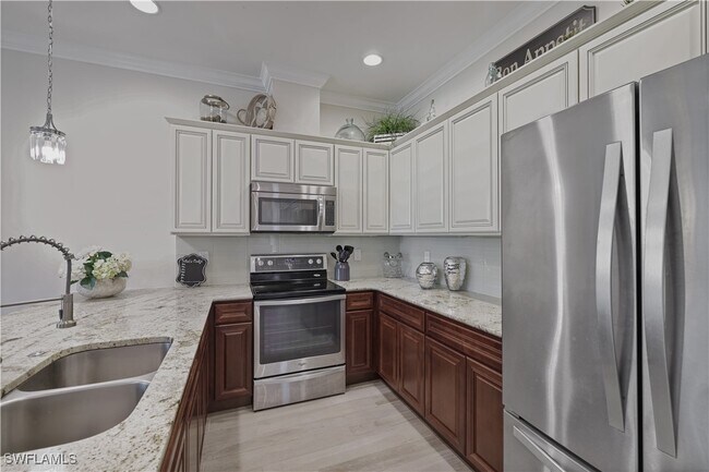 Foto del edificio - 7139 Greenwood Park Cir