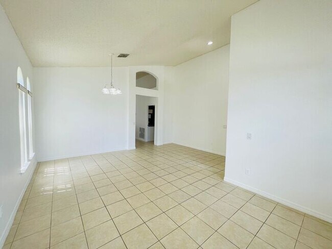 Building Photo - The Oaks-Golf Community-2570 THe Oaks Blvd...