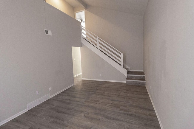 Building Photo - 7216 N Moberly Dr