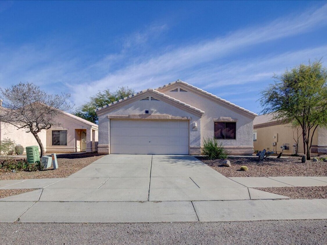 Primary Photo - West side 3 Bedroom 2 Bathroom, freshly up...