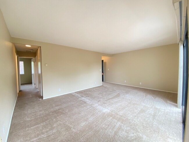 Building Photo - Benicia Highlands Community, 2 bedroom Ups...