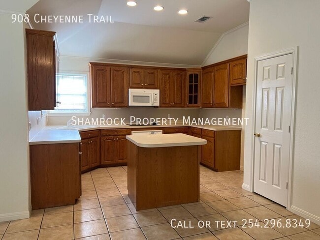 Building Photo - 4 Bedroom near Castleman Creek Elementary