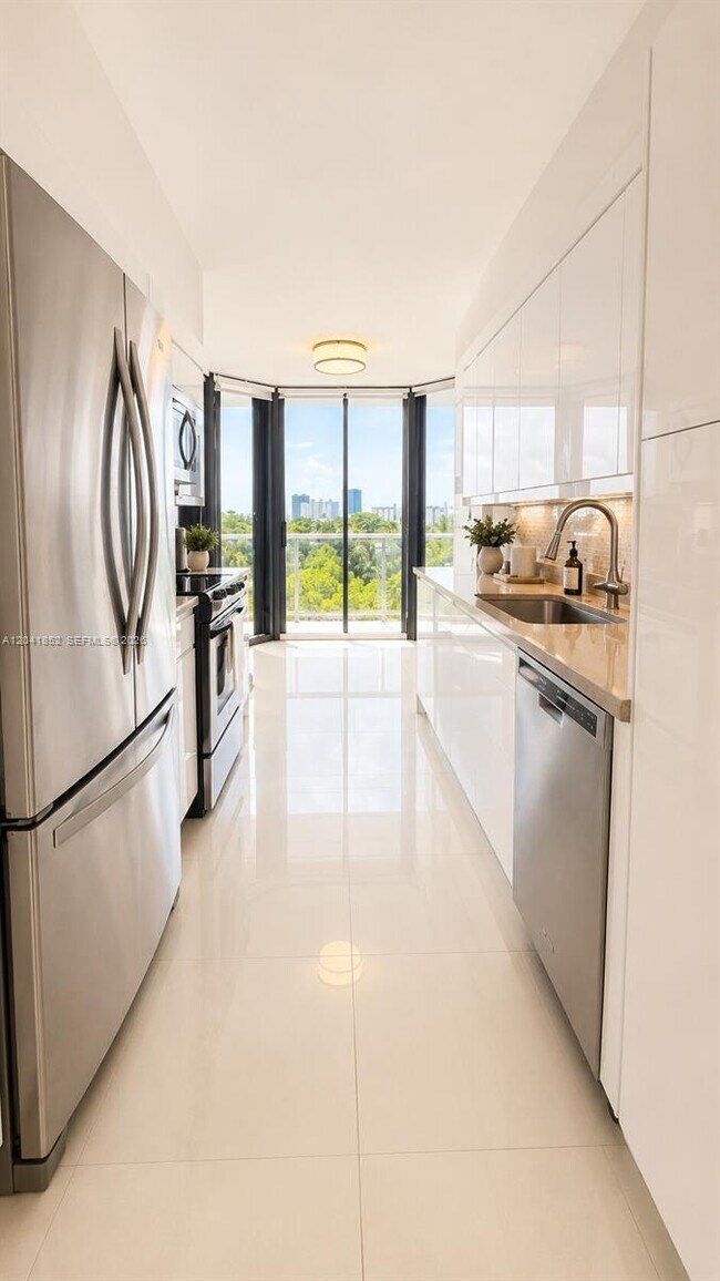 Foto del edificio - 3640 Yacht Club Dr